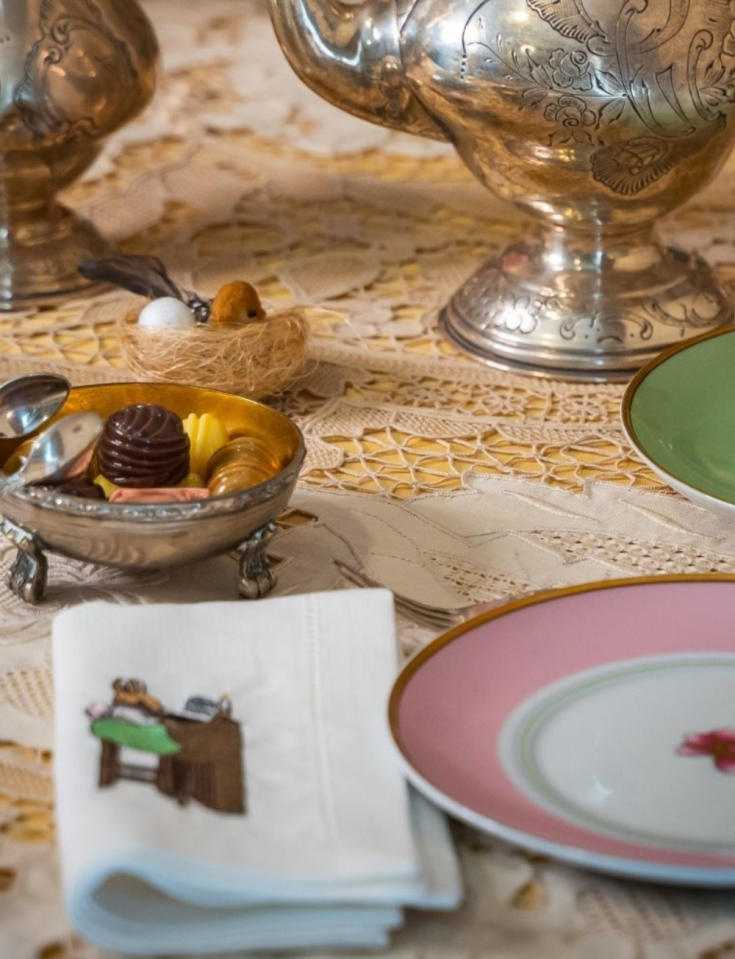 Cotton and Linen Napkin, Open Hem, Machine Embroidered with Exceptional Detail: Glamour and Elegance for Dining