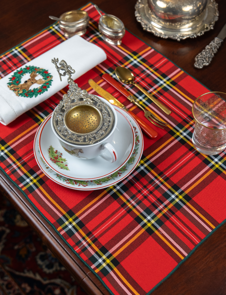 Christmas Tea Napkin in Cotton and Linen, with Machine Embroidery and Open Hem