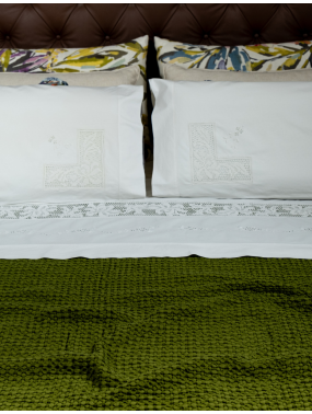 Cotton Throw: Soft Comfort, Effortless
