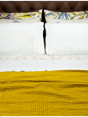 Cotton Throw: Soft Comfort, Effortless