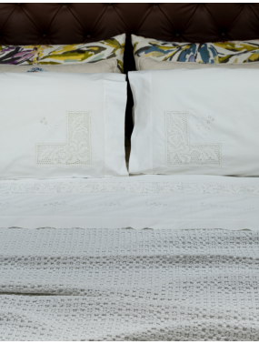 Cotton Throw: Soft Comfort, Effortless