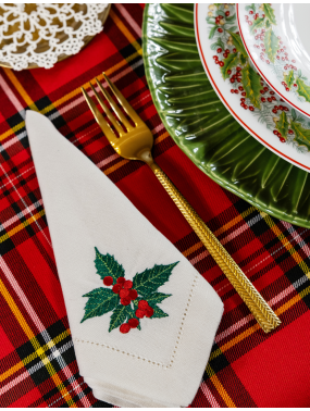 HOLLY BRANCHES dinner napkins