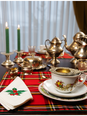 HOLLY BRANCHES tea napkins