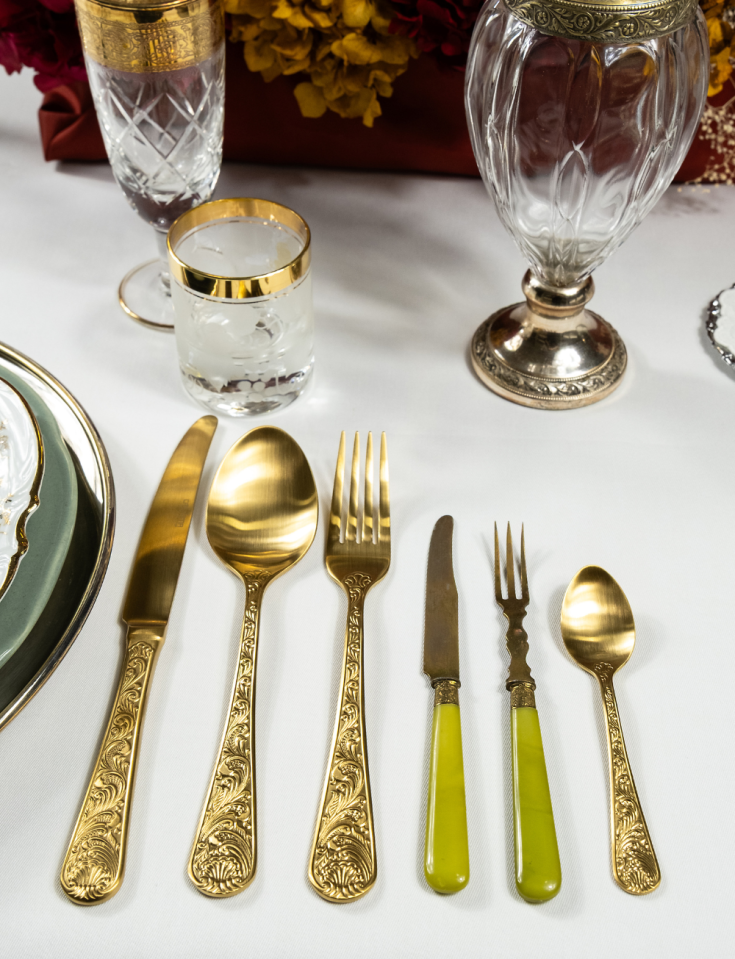 Versailles gold 24 pieces